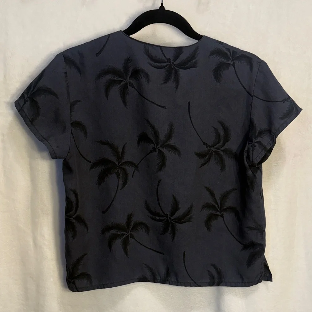 Paradise Found Navy Palm Tree Hawaiian Blouse Rayon Short Sleeve V-Neck - Picture 4 of 8